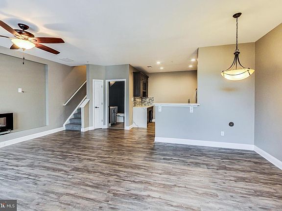 3rd image of 8612 Sycamore Glen Ln