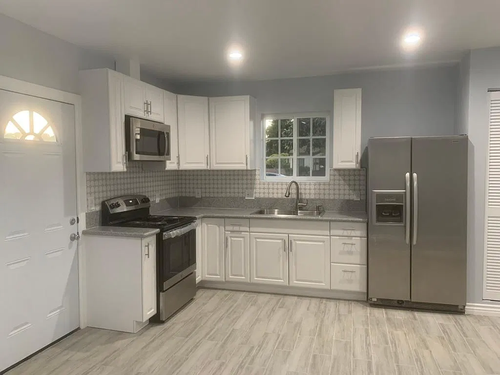 11836 Dalwood Ave — Photo 3