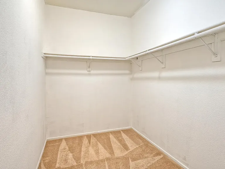 44401 Penbrook Ln — Photo 18