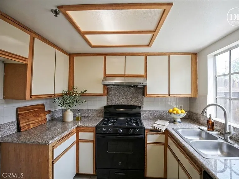 1211 Huntington Dr #F — Photo 8