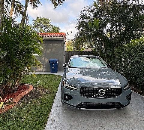 3rd image of 72 Bentley Dr