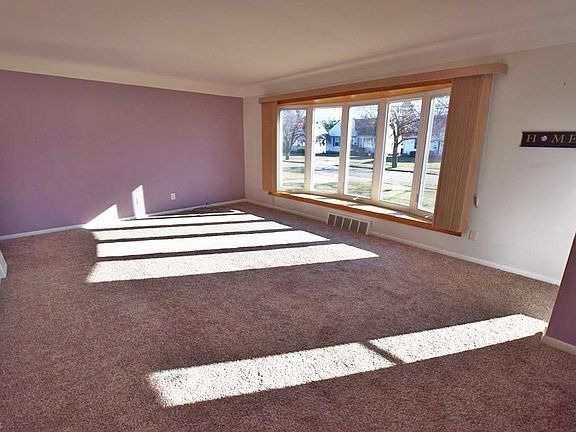 3rd image of 30063 Truman Ave