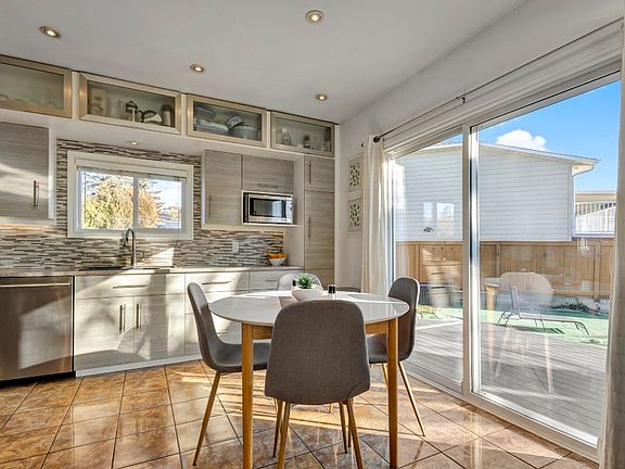 3rd image of 495 White Rd