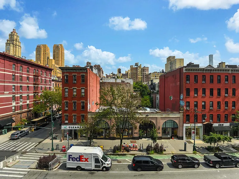 104 W 70th St #4F — Photo 11