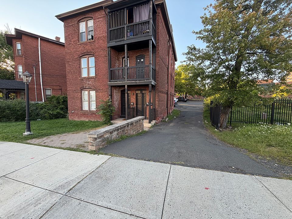 1st image of 12 Hawthorn St #2