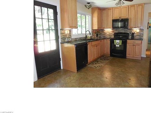 2nd image of 103 Lakeview Ln