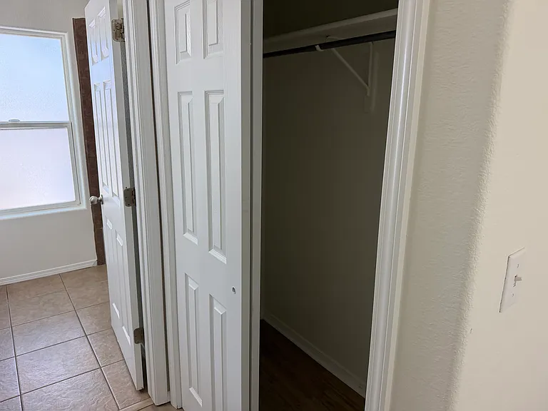 1600 Bradley Ct — Photo 27