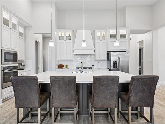 3rd image of 10523 Winding Arbor Ct