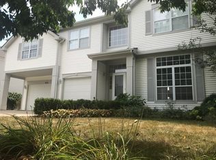 932 Commons Rd, Naperville, IL 60563