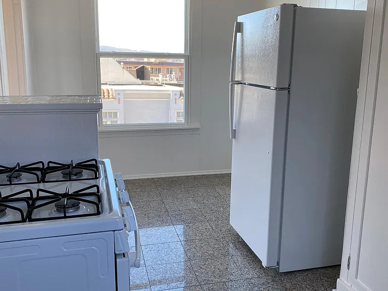 2900 Franklin St #7 — Photo 10