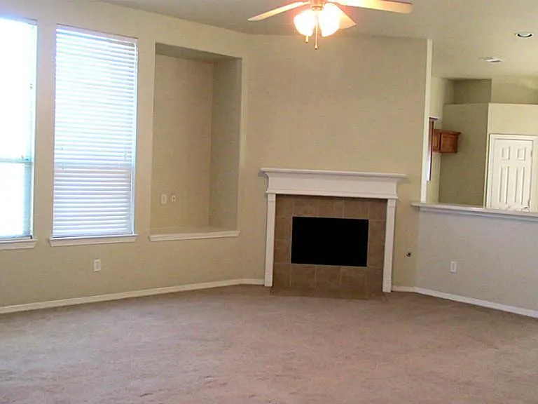7905 Diamond Oak Dr — Photo 3