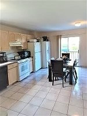 3rd image of 17 Bentley Ln #2