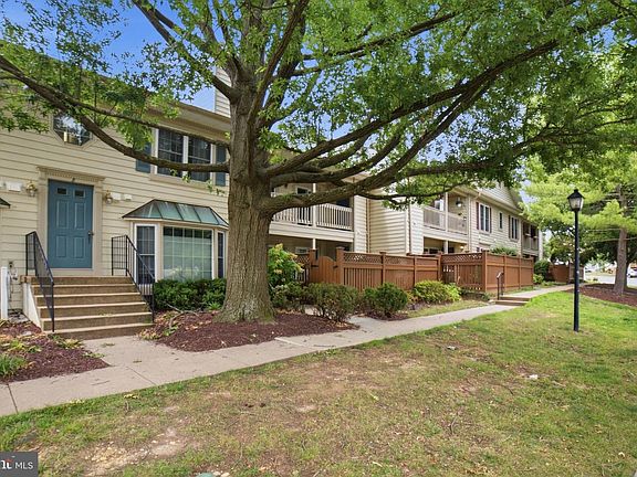 3rd image of 6090 Essex Ct House B