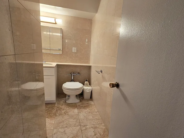 460 E 79th St #12C — Photo 17