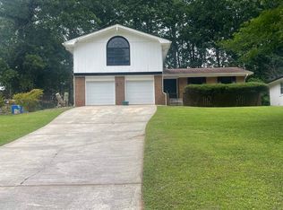 938 Hargett Ct, Stone Mountain, GA 30083