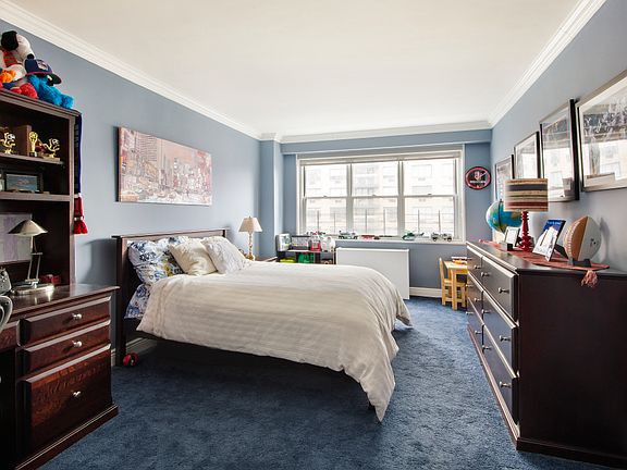 4th image of 165 E 32nd St APT 11AB
