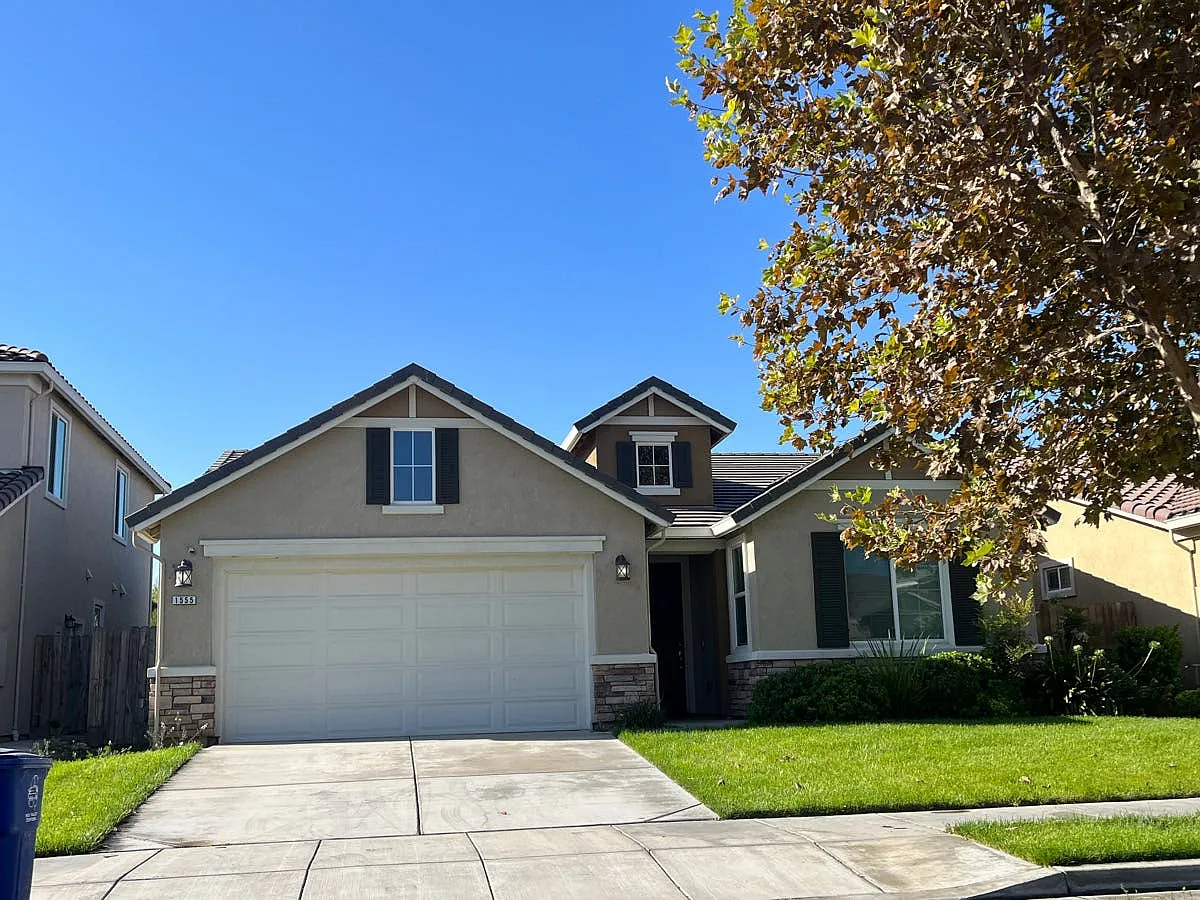 1555 Manzanita Way photo 1