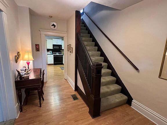 5th image of 578 Southwood Ave
