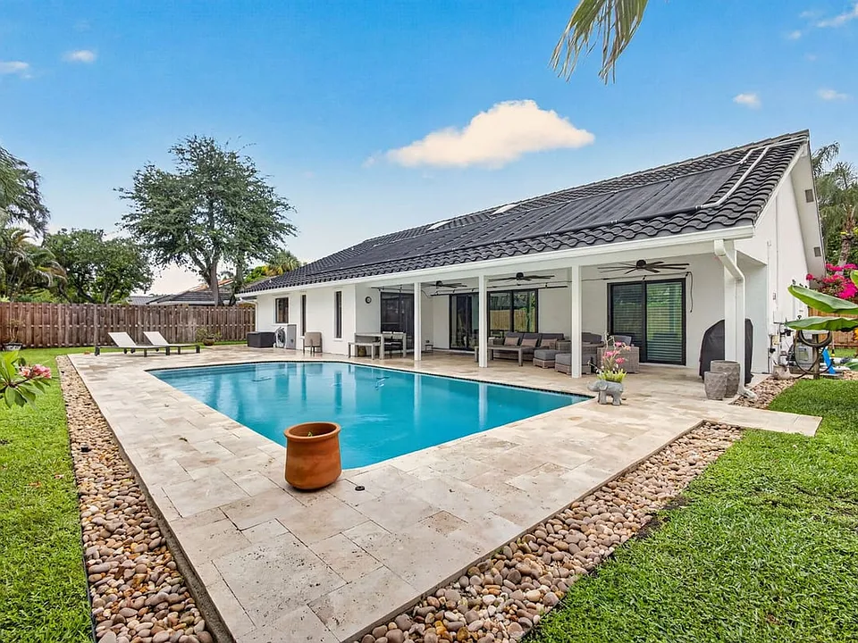 12897 La Rochelle Cir
