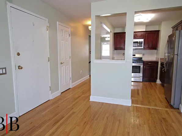 1039 East 86th Street image 4 of 22