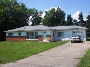 21760 N Tuller Ct, Southfield, MI