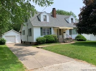 1620 Chilton Ave, Jacksonville, IL 62650