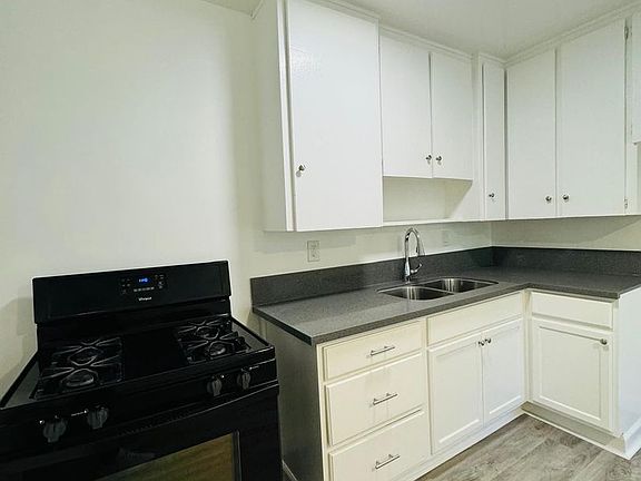 4th image of 3916 Gibraltar Ave APT 3