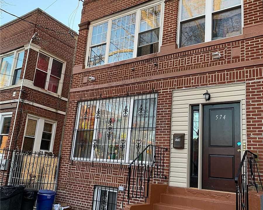 2nd image of 574 Vermont St