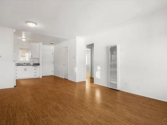 5th image of 1739 Addison St APT 12