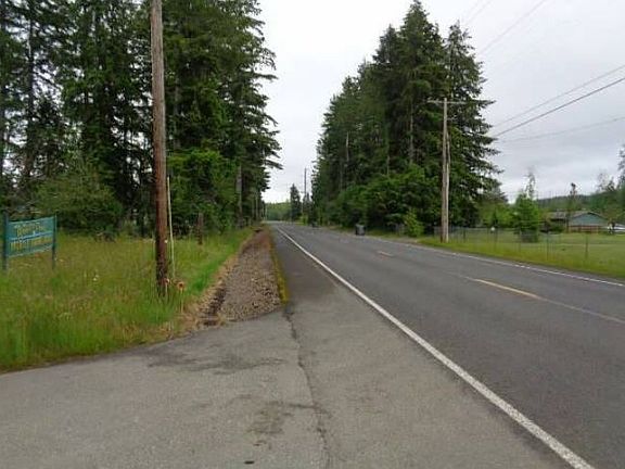 Exterior Neighborhood (street photo)