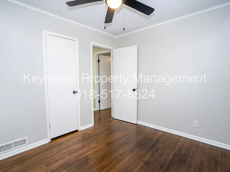 5704 E 30th Pl — Photo 9