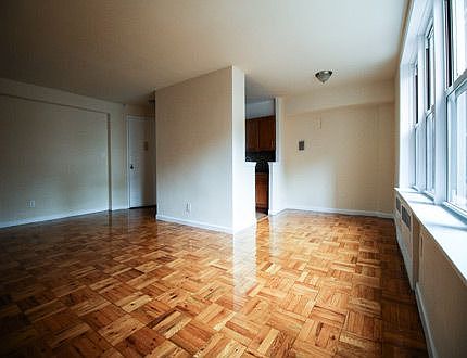 5th image of 14202 84th Dr APT 2C
