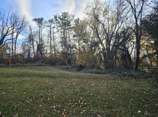 Commodore St, Staunton, VA 24401