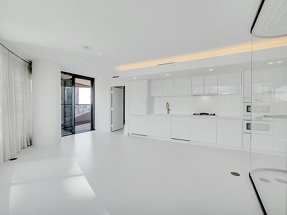 4th image of 1033 Nelson St #2008