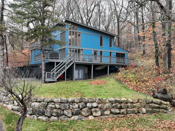 3065 S Ortonville Rd, Clarkston, MI 48348