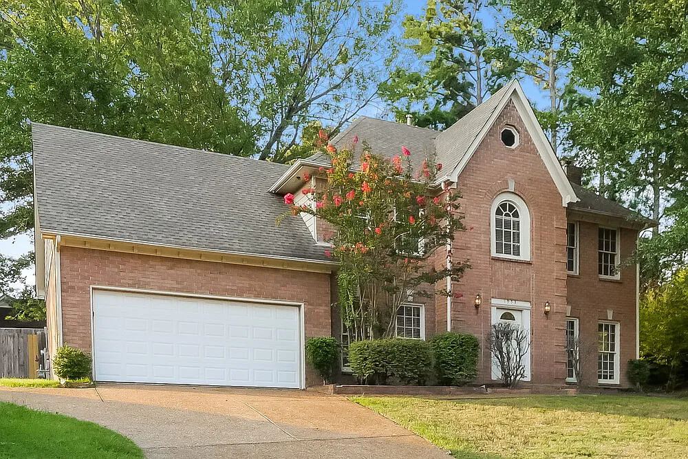 3 bed, 2.5 bath, 2426 sqft, $2,015 — Photo 4