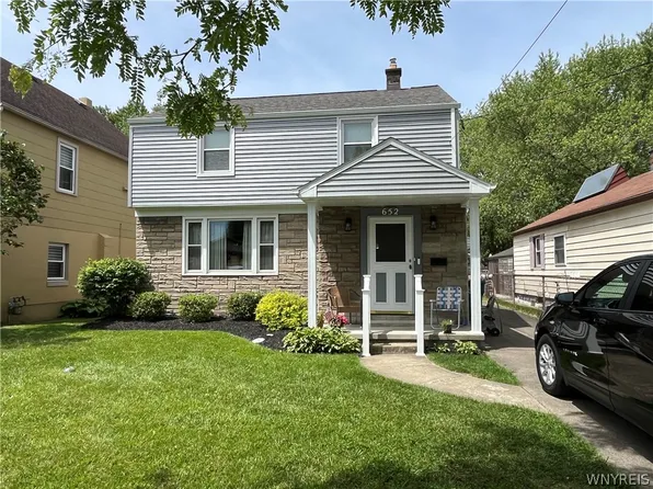 652 71st St, Niagara Falls, NY 14304