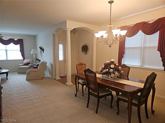 5th image of 10233 Hidden Valley Dr