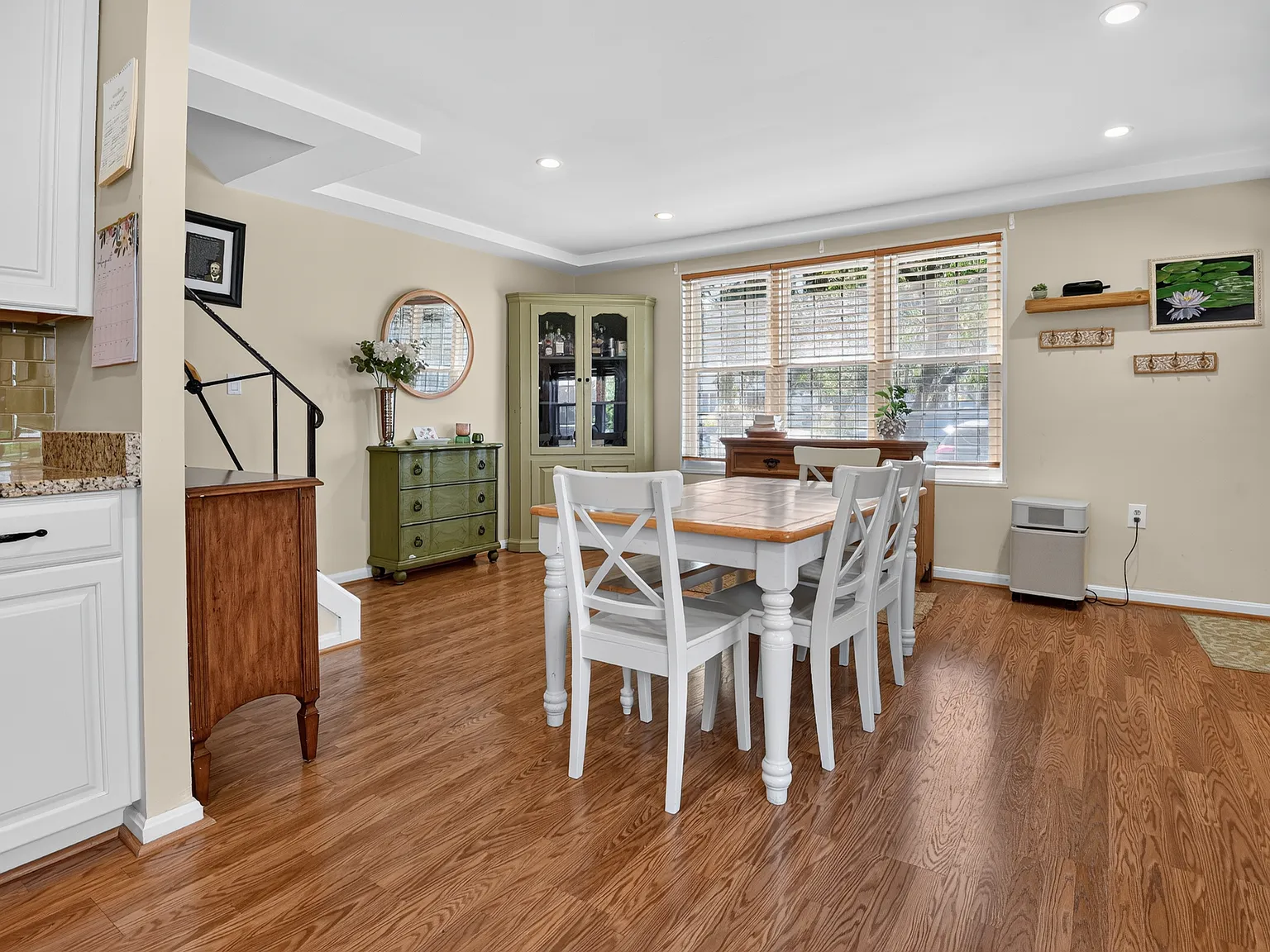 3 bed, 1756 sqft, $4,300 — Photo 3