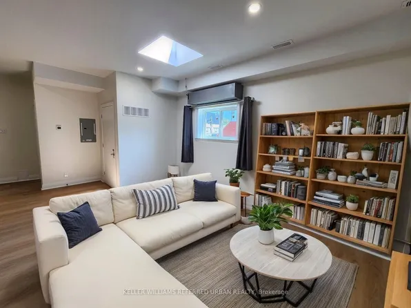 998 Bloor St W #3, Toronto, ON M6H 1L8