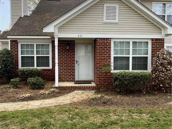 821 Masters Trl, Newport News, VA 23602