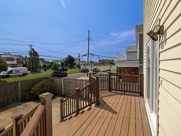 580 E Pine St — Photo 18
