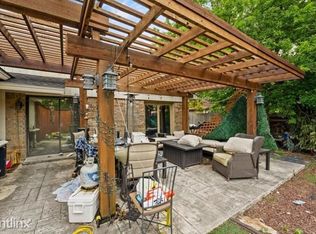 2231R Crockett Dr, Carrollton, TX 75006