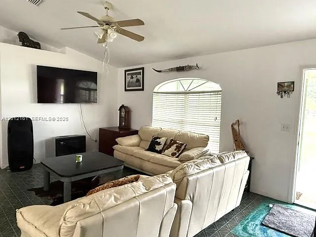 2416 Vance Ave — Photo 8