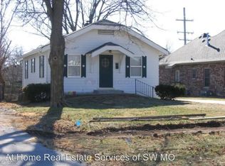 1406 E Cherokee St, Springfield, MO 65804