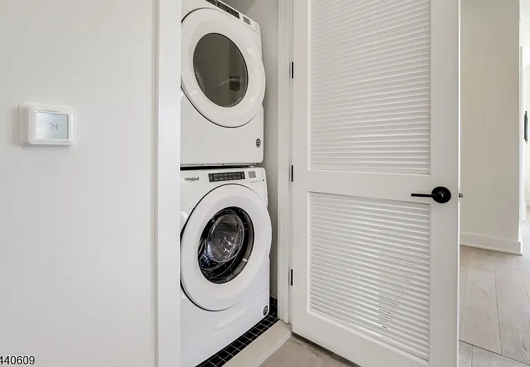 256 Park St #201 — Photo 10