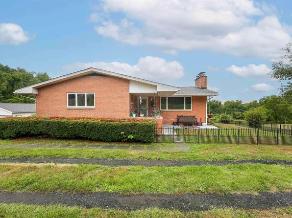 767 Fairchance Rd, Morgantown, WV 26508