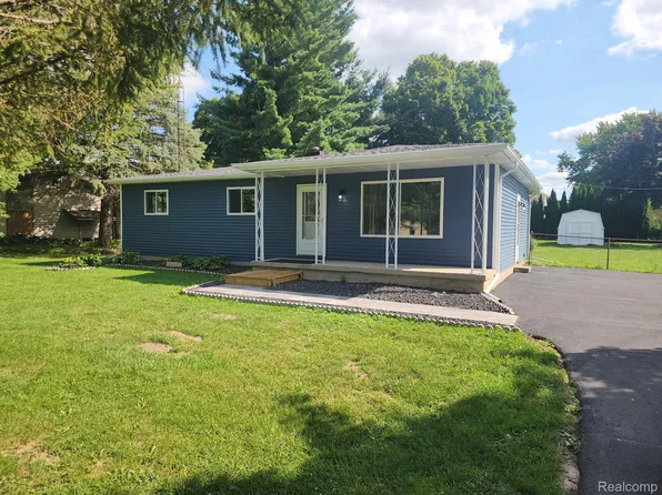 6298 Nightingale Dr, Flint, MI 48506