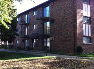 1030 Dunlop Ave APT 2C, Forest Park, IL 60130