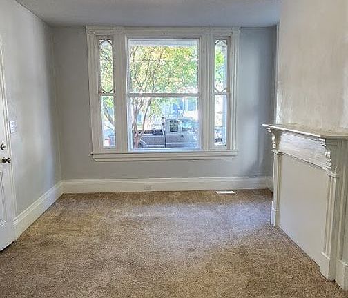 2nd image of 1031 Crawford Pkwy #725F957B